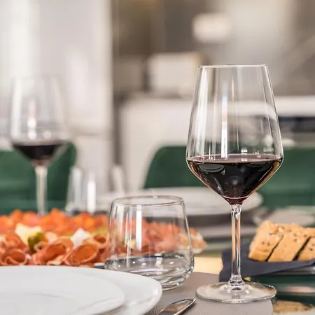 Sarah فيلة فوديس